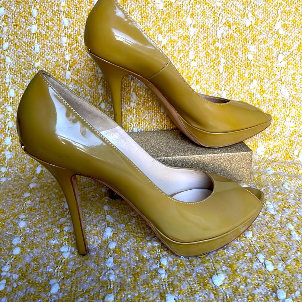 DIOR Pumps